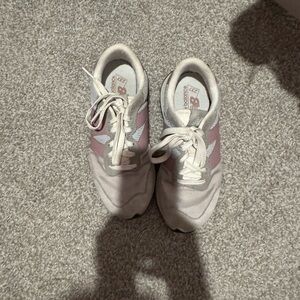 New Balance 237